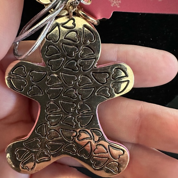 Betsey Johnson pink gingerbread man with earrings. Nwt with bonus gift - Picture 4 of 6